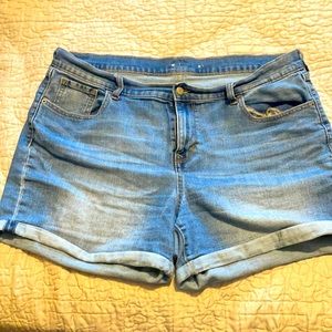 Used 3 inch inseam size 16